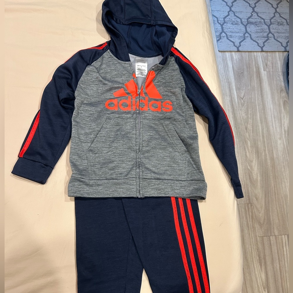 Adidas Tracksuit youth size 6